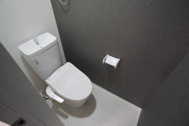 トイレ　温水洗浄便座