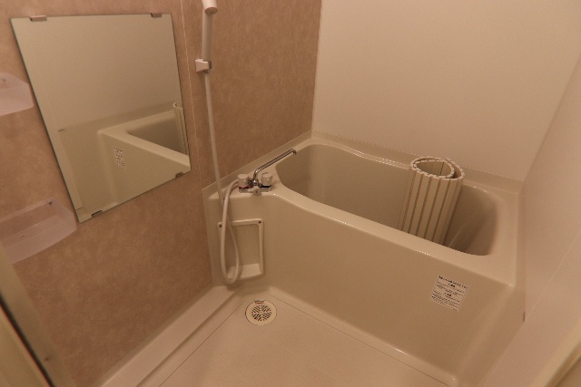 バス・シャワールーム　※別室の参考写真の為、現況優先です。