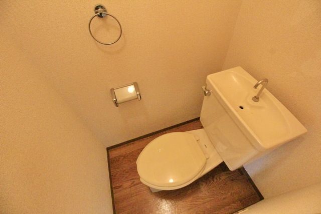 トイレ　★お部屋探しは株式会社タウンハウジング東京まで★