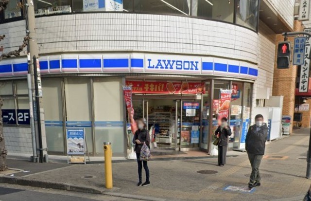 コンビニ　ローソン　吹田江坂町一丁目店（コンビニ）まで74m