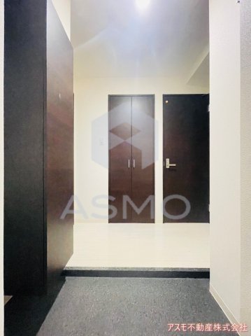 玄関　同マンション別部屋　参考写真