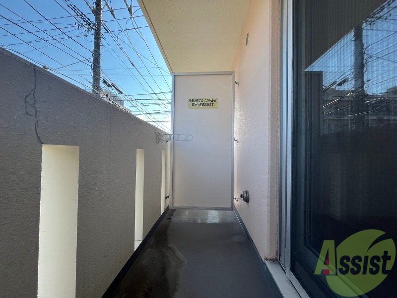 バルコニー　バルコニーが広くプチガーデニングも出来そうですね～。