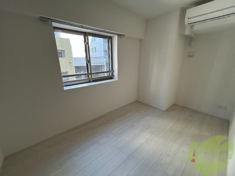 その他部屋・スペース　６帖の寝室です。エアコンも取り付けられています。