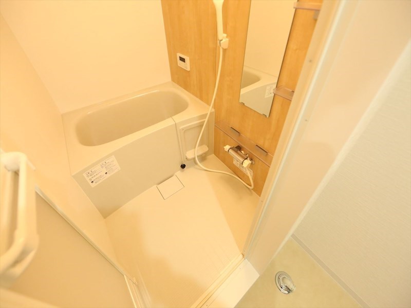 バス・シャワールーム　浴室暖房乾燥機付　追い焚き・オートバス機能付お風呂