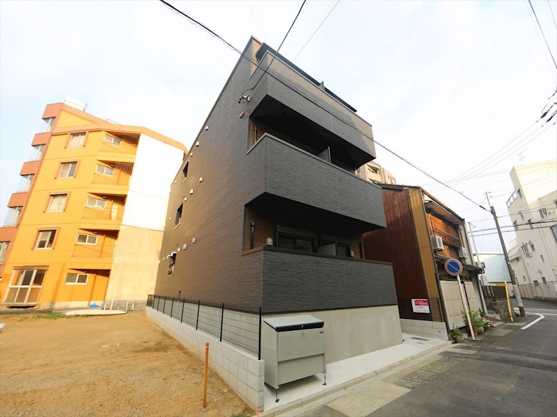 建物外観　外観　オートロック付　宅配ＢＯＸ有り