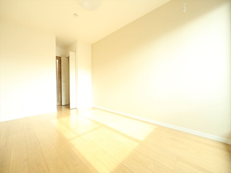 居室・リビング　洋室7.5帖　クローゼット付（収納充実してます）