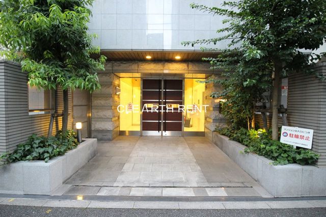 エントランス　植栽が彩るエントランス