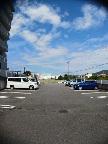 駐車場　駐車場に車を止められます