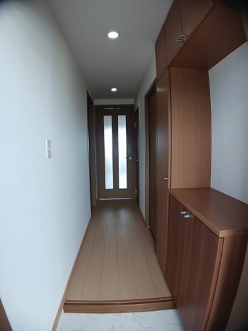 玄関　収納もある玄関です