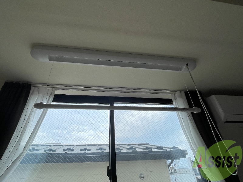 バルコニー　室内に洗濯物が干せるので女性も安心ですね。