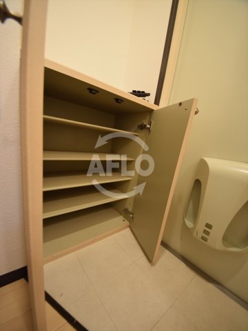 収納　グランパシフィック鶴橋　シューズBOX