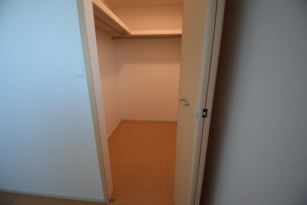 収納　ウォークインクローゼット