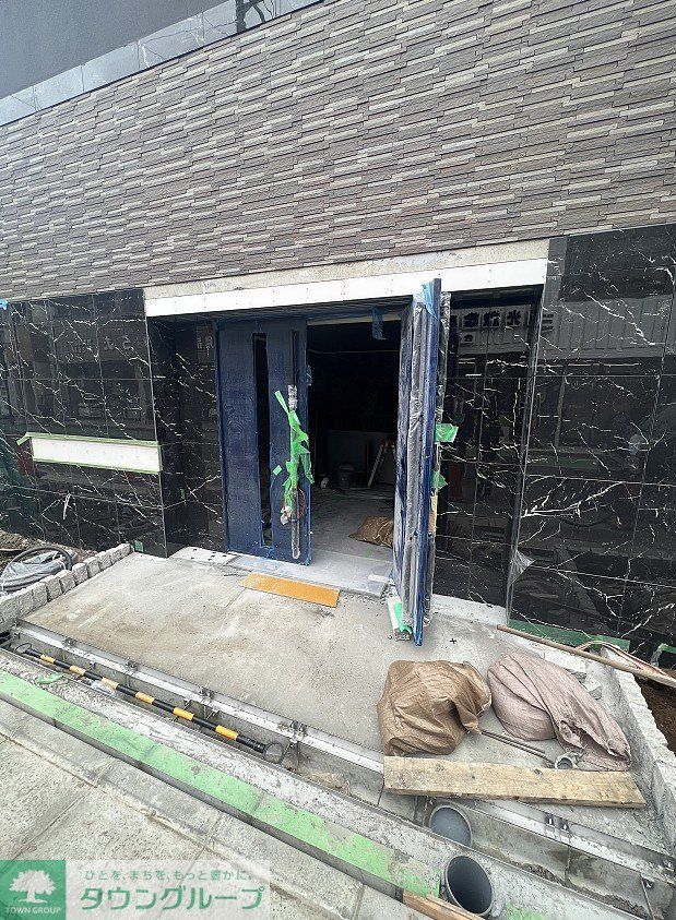 エントランス　エントランス