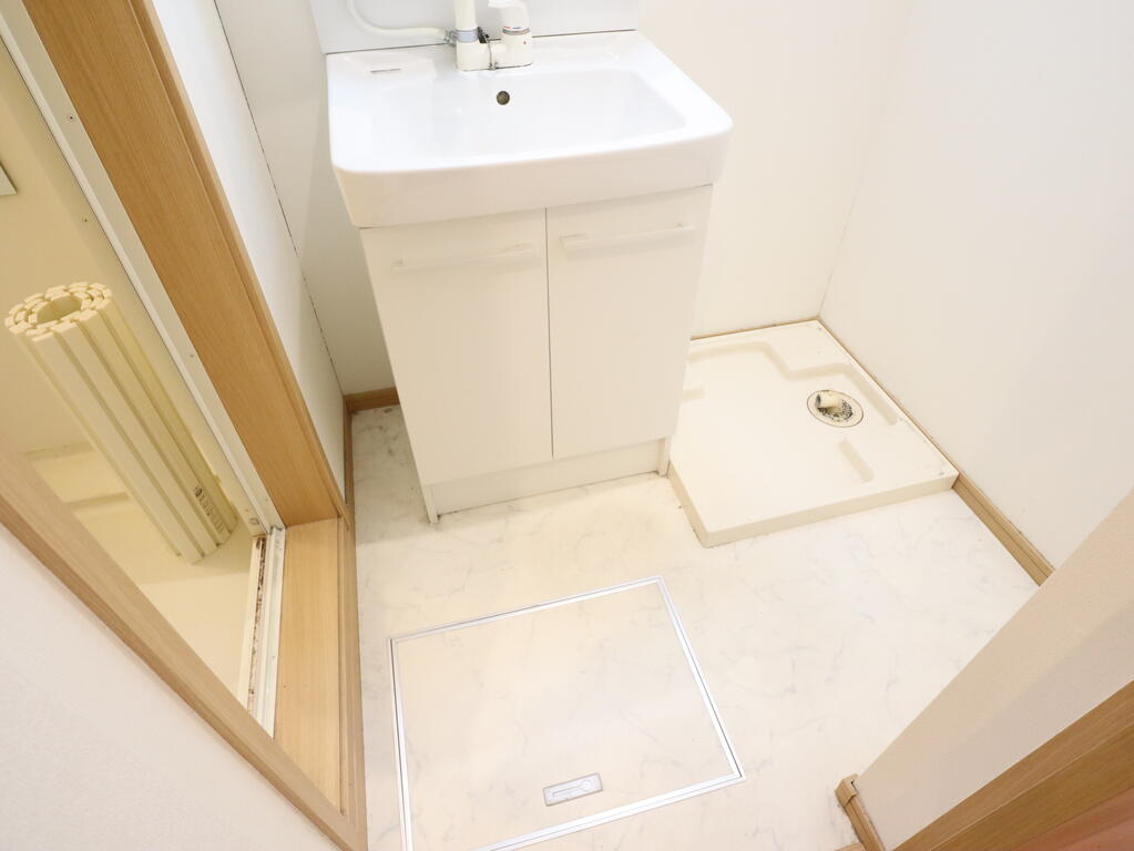 洗面設備　洗面台・洗濯機置場