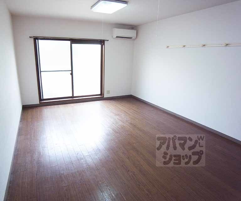 居室・リビング　広～い洋室！