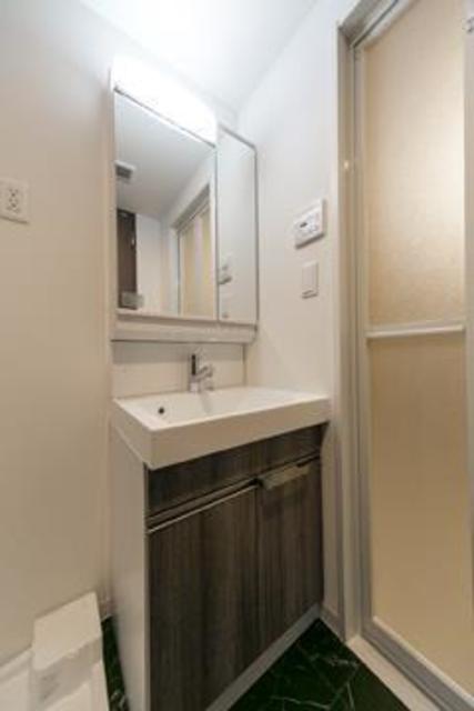 洗面設備　※写真は同タイプ住戸です。