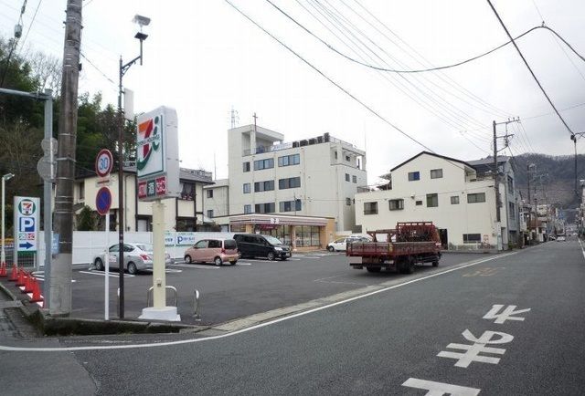 コンビニ　セブンイレブン修善寺駅東店（コンビニ）まで240m