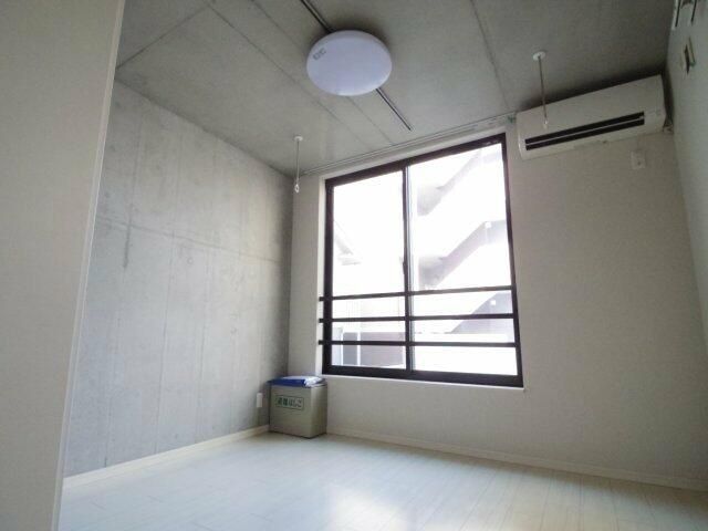 居室・リビング　※他号室写真使用