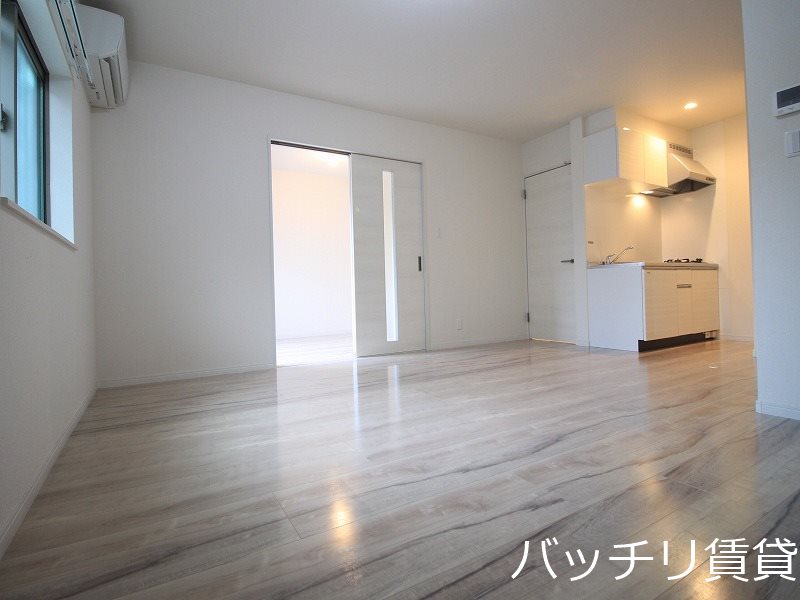 居室・リビング　同型タイプの為、現状を優先いたします。