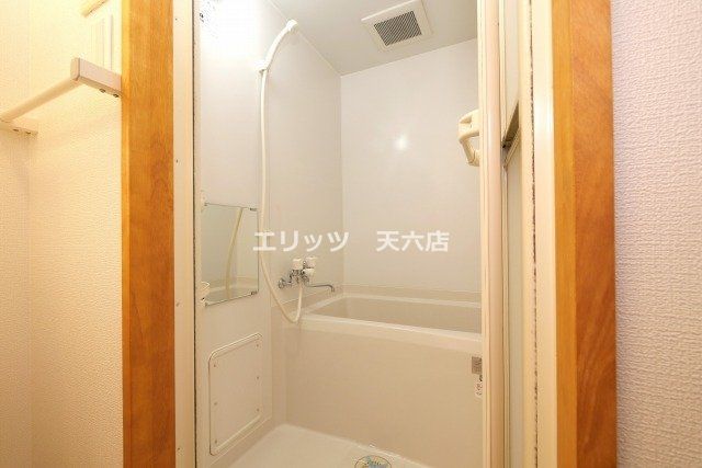 バス・シャワールーム　洗面