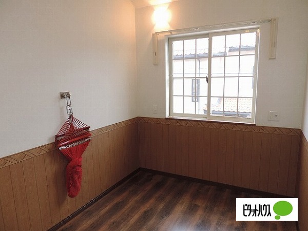 居室・リビング　同物件別部屋写真