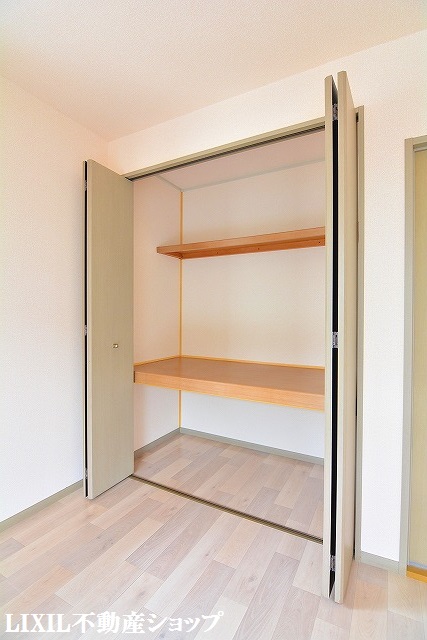 収納　南西側洋室の収納です。