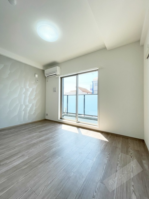 居室・リビング　お部屋の階数によって建具の色は異なります。