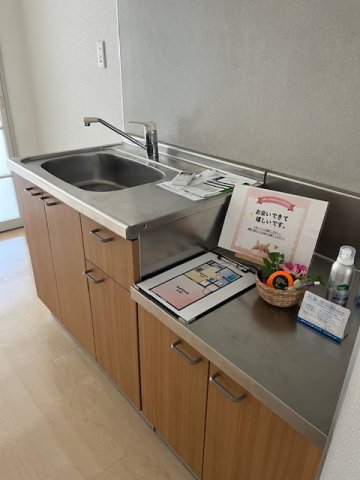 キッチン　コンパクトなキッチンで掃除もラクラク