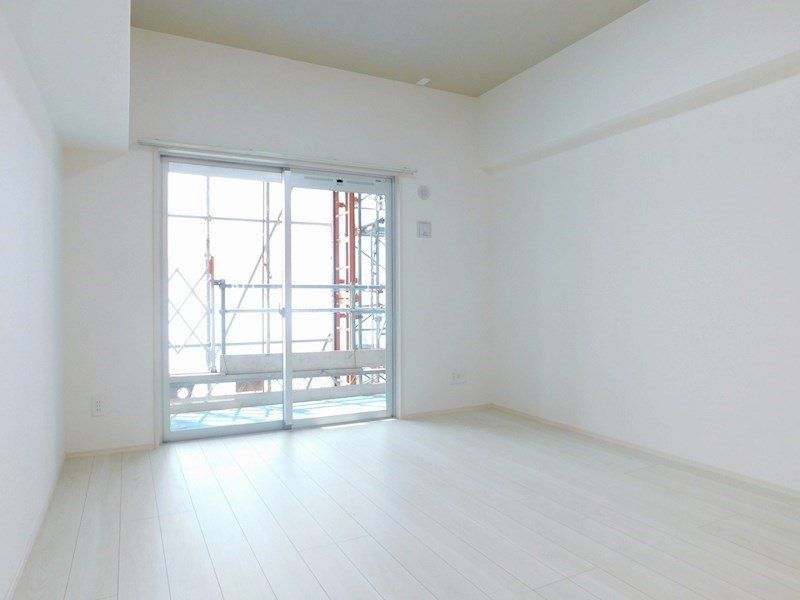 居室・リビング　エントランス