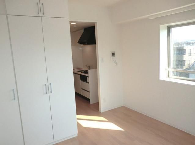 居室・リビング　★居室６．７帖（反転タイプ）★