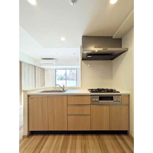 キッチン　コンパクトなキッチンで掃除もラクラク