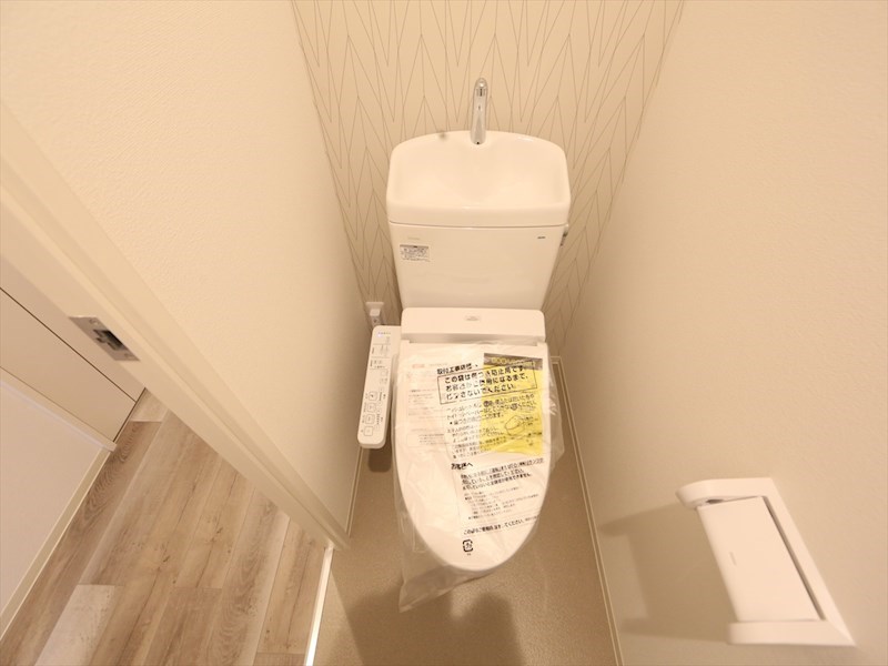 トイレ　温水洗浄暖房便座付トイレ