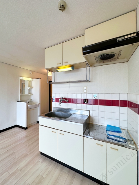 キッチン　２口の大きいガスコンロも設置できるキッチンです♪♪