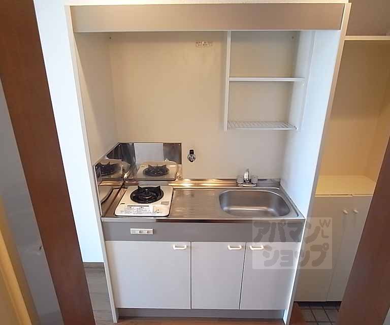 キッチン　１口ビルトインコンロ装備のキッチン