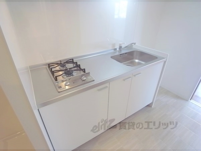 キッチン　２口ガスコンロ付です