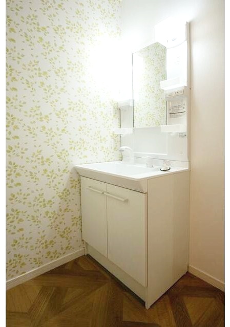 洗面設備　身支度に便利な洗面台です♪