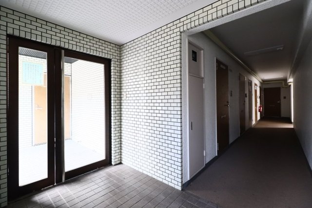 エントランス　建物の内部です