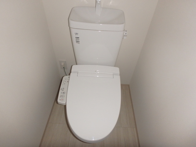 トイレ　同タイプ、別室