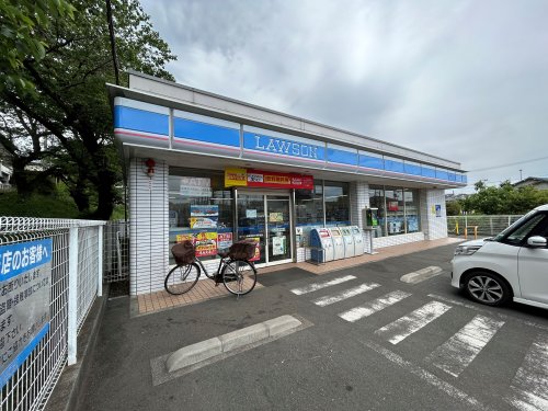 コンビニ　ローソン 西武武蔵大和駅前店（コンビニ）まで1048m