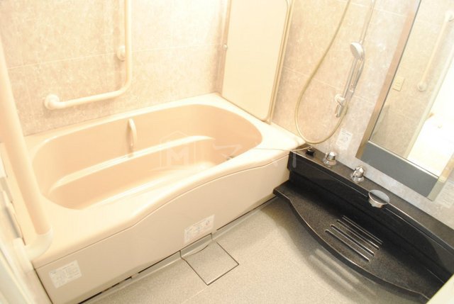 バス・シャワールーム　※建物内別間取参考写真