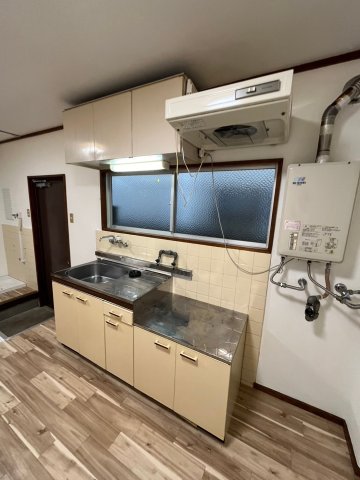 キッチン　コンパクトなキッチンで掃除もラクラク