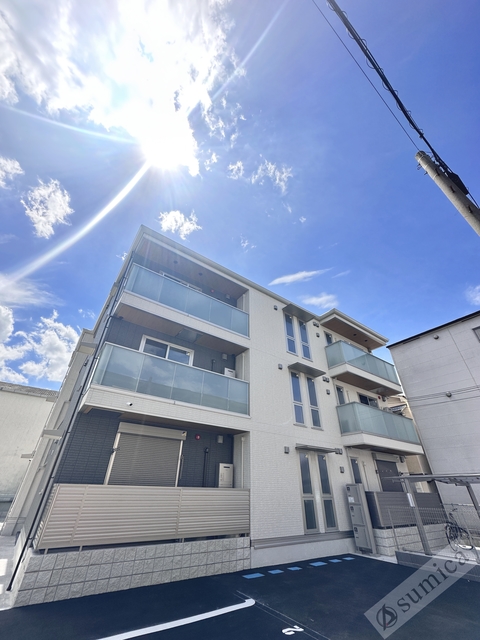 建物外観　シックな佇まい♪