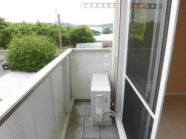 バルコニー　南にバルコニーあります