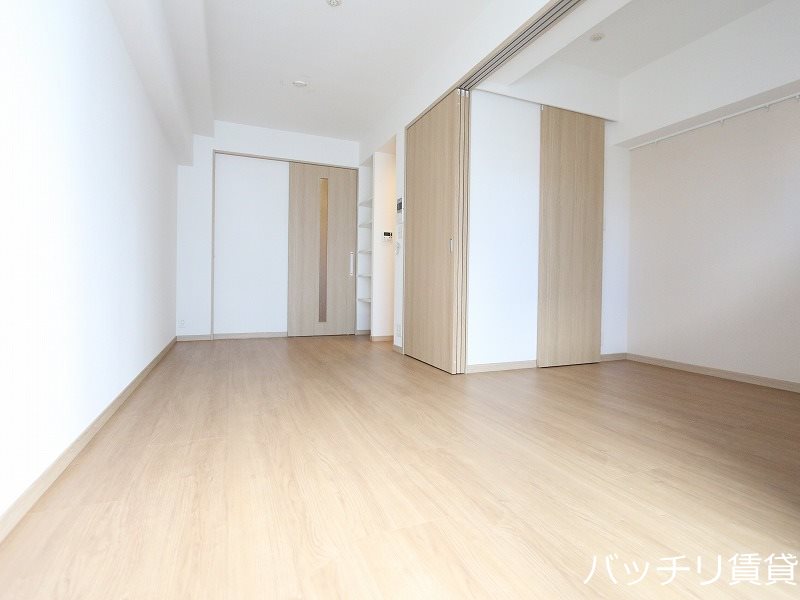 居室・リビング　別号室タイプの為、現状を優先いたします