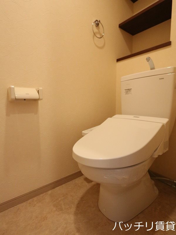 トイレ　別号室タイプの為、現状を優先いたします