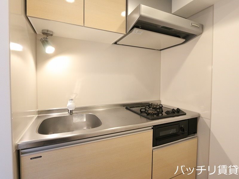 キッチン　別号室タイプの為、現状を優先いたします