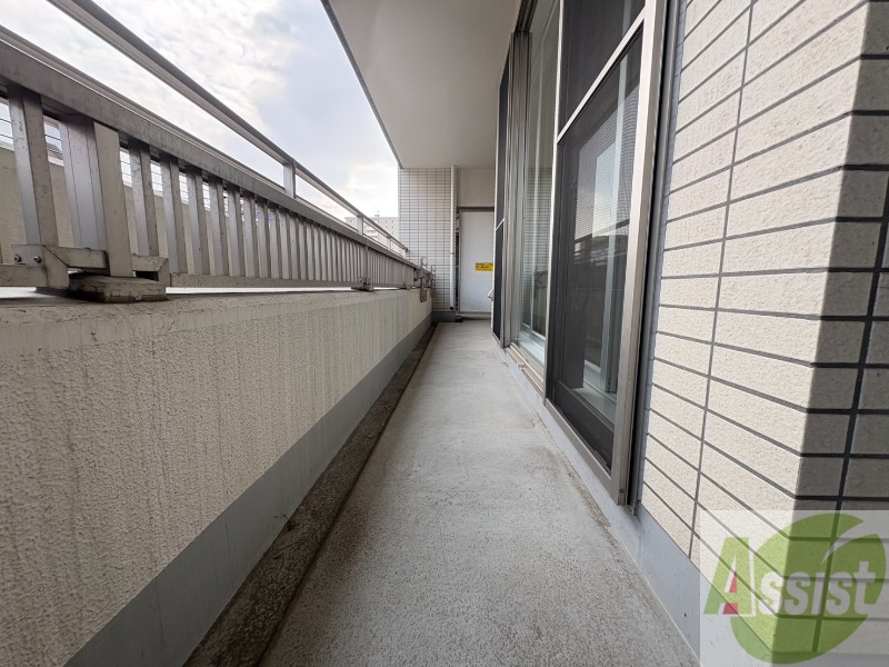 バルコニー　バルコニーです。洗濯物を干したり一息ついたりできますね！