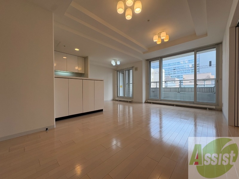 居室・リビング　広々としたリビングですね。使い勝手がよさそうですね！