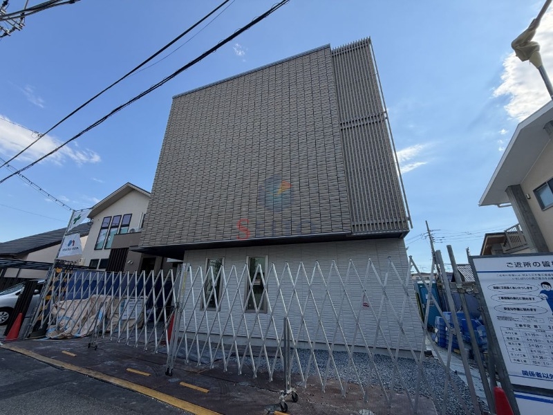 阪急宝塚線 岡町駅 徒歩6分 3階建 新築の外観写真