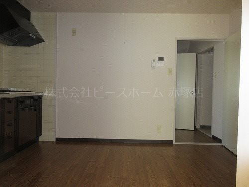 居室・リビング　※別号室参考写真